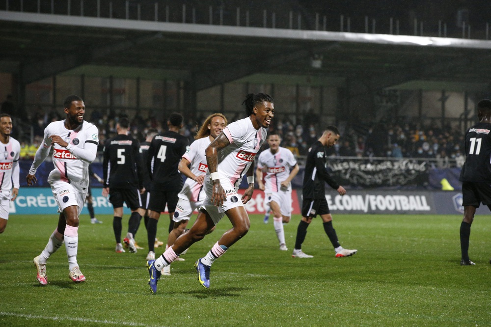 Mbappe lập hat-trick giúp PSG thắng tưng bừng ở trận đầu tiên trong năm 2022 - Ảnh 4.