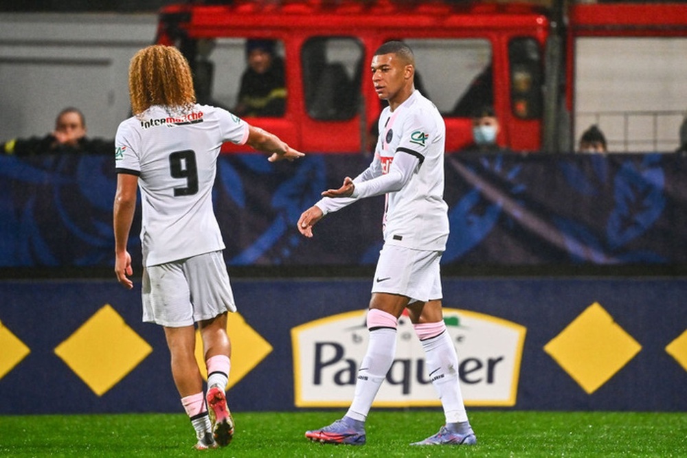 Mbappe lập hat-trick giúp PSG thắng tưng bừng ở trận đầu tiên trong năm 2022 - Ảnh 7.