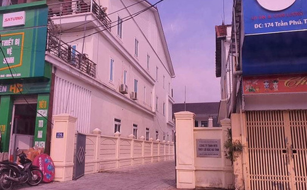 Đình chỉ giám đốc Công ty Thủy lợi Bắc Hà Tĩnh vì đánh bạc