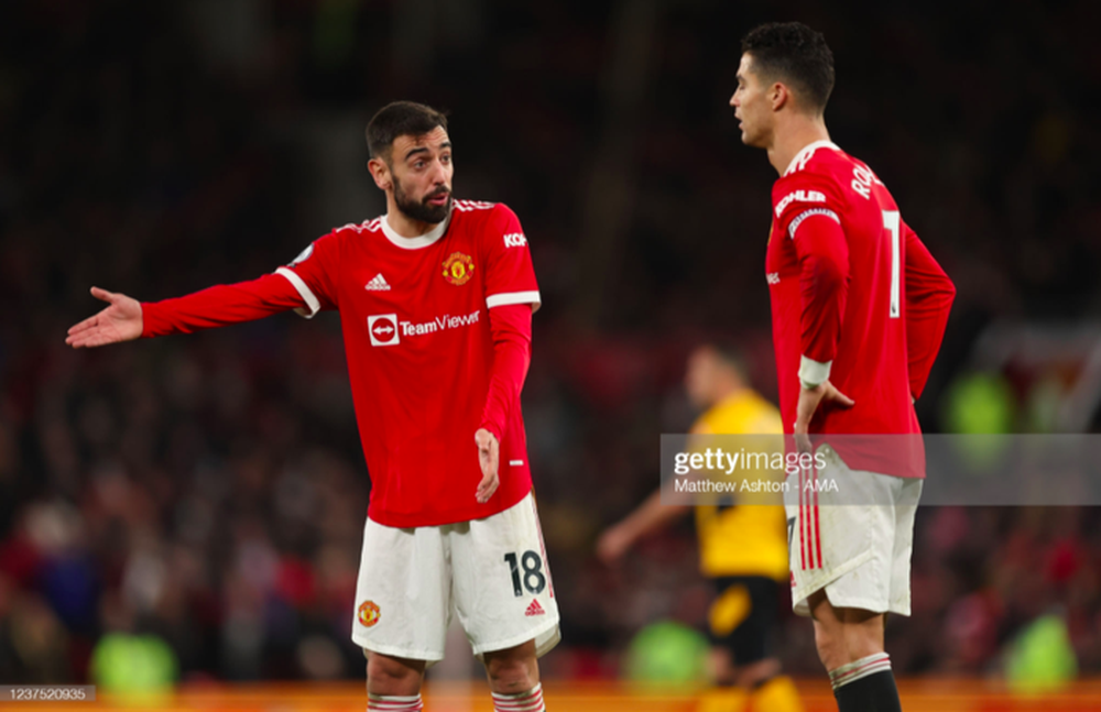 Góc chiến thuật: Đội hình 4-2-2-2 của Rangnick yếu kém ở chỗ nào? - Ảnh 1. Góc chiến thuật: Đội hình 4-2-2-2 của Rangnick yếu kém ở chỗ nào? - Ảnh 1.