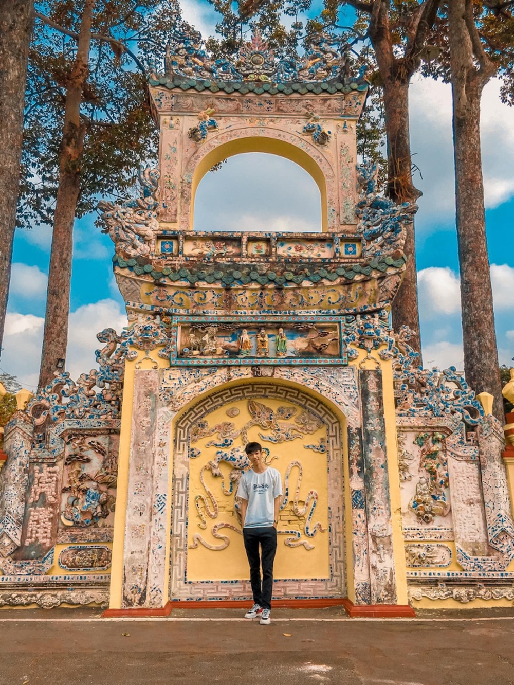 Ngôi chùa cổ 300 tuổi có tượng Phật nằm trên mái dài nhất châu Á ở Bình Dương - Ảnh 7. Ngôi chùa cổ 300 tuổi có tượng Phật nằm trên mái dài nhất châu Á ở Bình Dương - Ảnh 7.