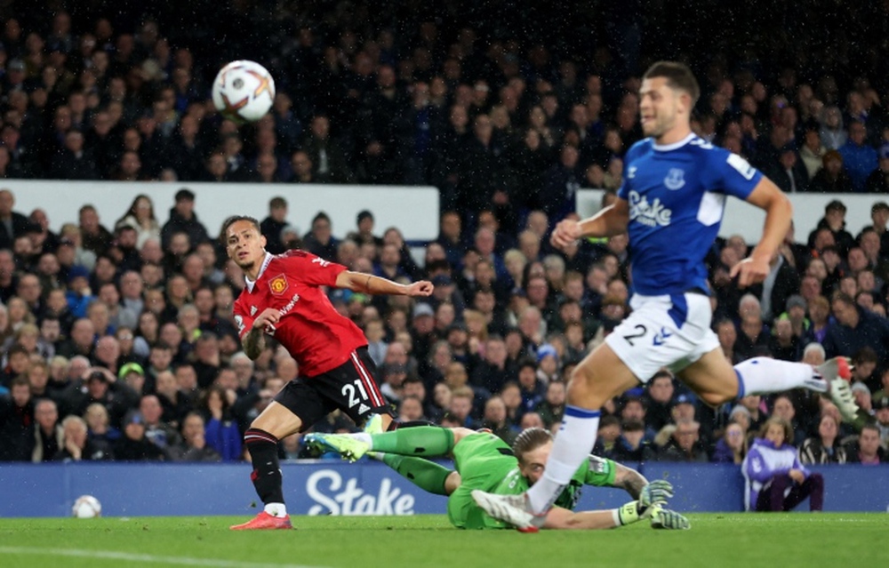 Ronaldo ghi bàn, Man Utd ngược dòng quật ngã Everton - Ảnh 1.