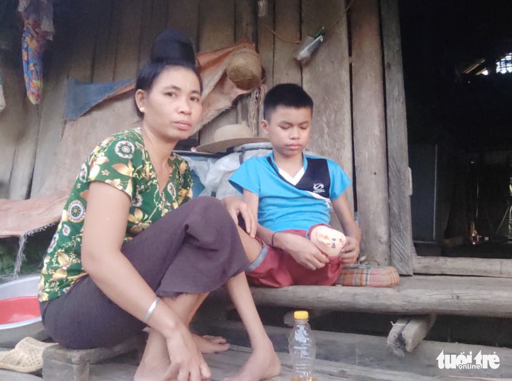 Chú lính chì phải cưa chân ngày thi tốt nghiệp đã được lắp chân giả mới - Ảnh 4. Chú lính chì phải cưa chân ngày thi tốt nghiệp đã được lắp chân giả mới - Ảnh 4.