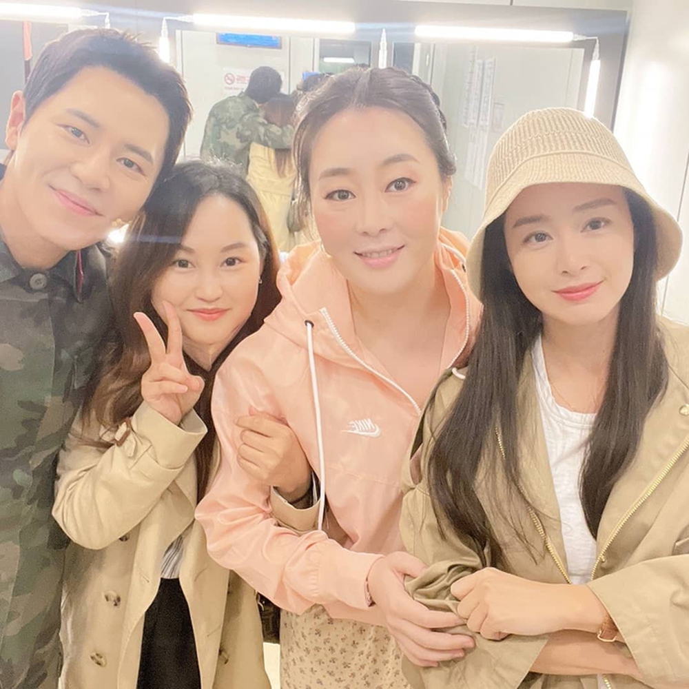 Kim Tae Hee lần đầu lộ diện sau tin Bi Rain ngoại tình: Nhan sắc thành tâm điểm! - Ảnh 1.