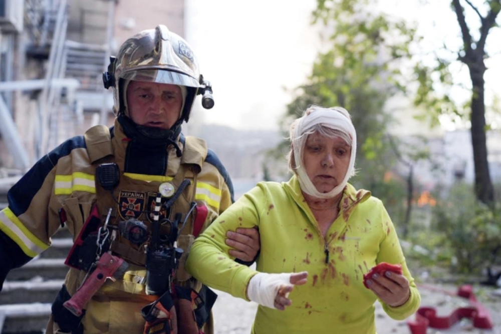 Nga nói loạt không kích Ukraine chỉ là tập đầu, NATO lên án hành động khủng khiếp - Ảnh 1.