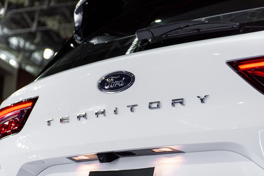 Rẻ hơn 113 triệu, Ford Territory tiêu chuẩn long lanh như bản cao cấp, đổi bằng nhiều tính năng thủ công - Ảnh 19.