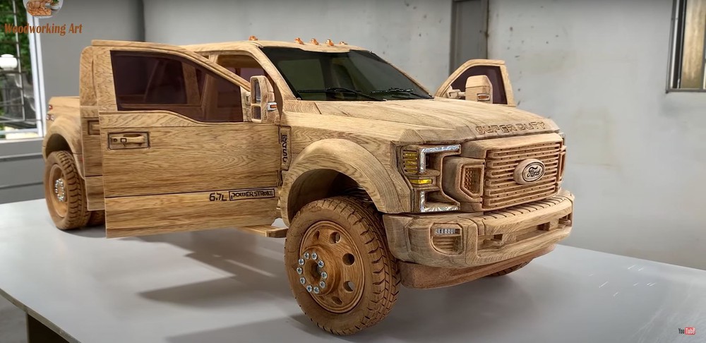 Ngắm siêu bán tải Ford F-450 Super Duty bằng gỗ cực tinh xảo