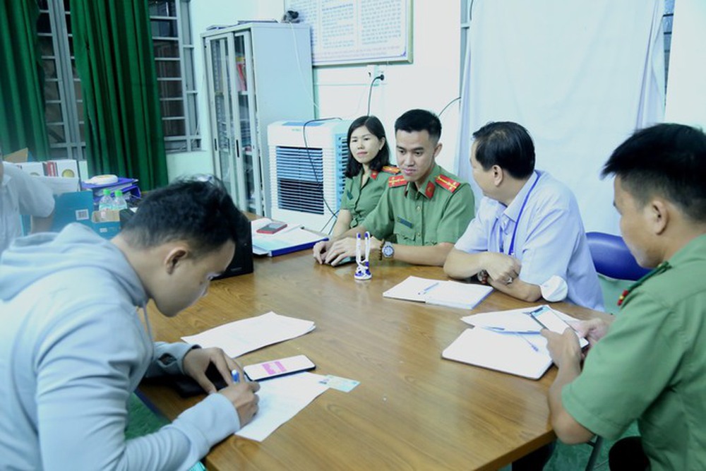 Bình Dương: Công an làm việc với chủ tài khoản Hiếu Nguyễn