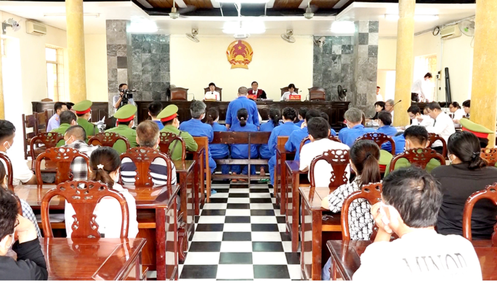 Đang xét xử đường dây tội phạm do đại tá Đinh Văn Nơi chỉ đạo triệt phá - Ảnh 1. Đang xét xử đường dây tội phạm do đại tá Đinh Văn Nơi chỉ đạo triệt phá - Ảnh 1.