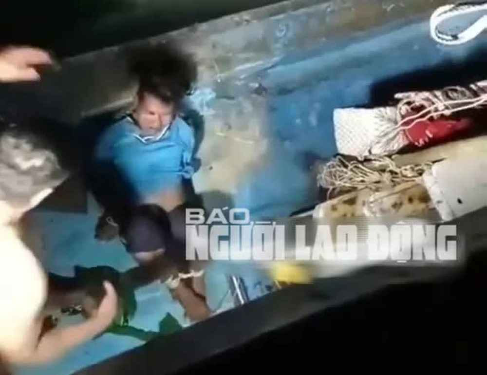 Sự thật clip ngư dân bị trói, đánh trên biển đang gây xôn xao mạng xã hội - Ảnh 2. Sự thật clip ngư dân bị trói, đánh trên biển đang gây xôn xao mạng xã hội - Ảnh 2.