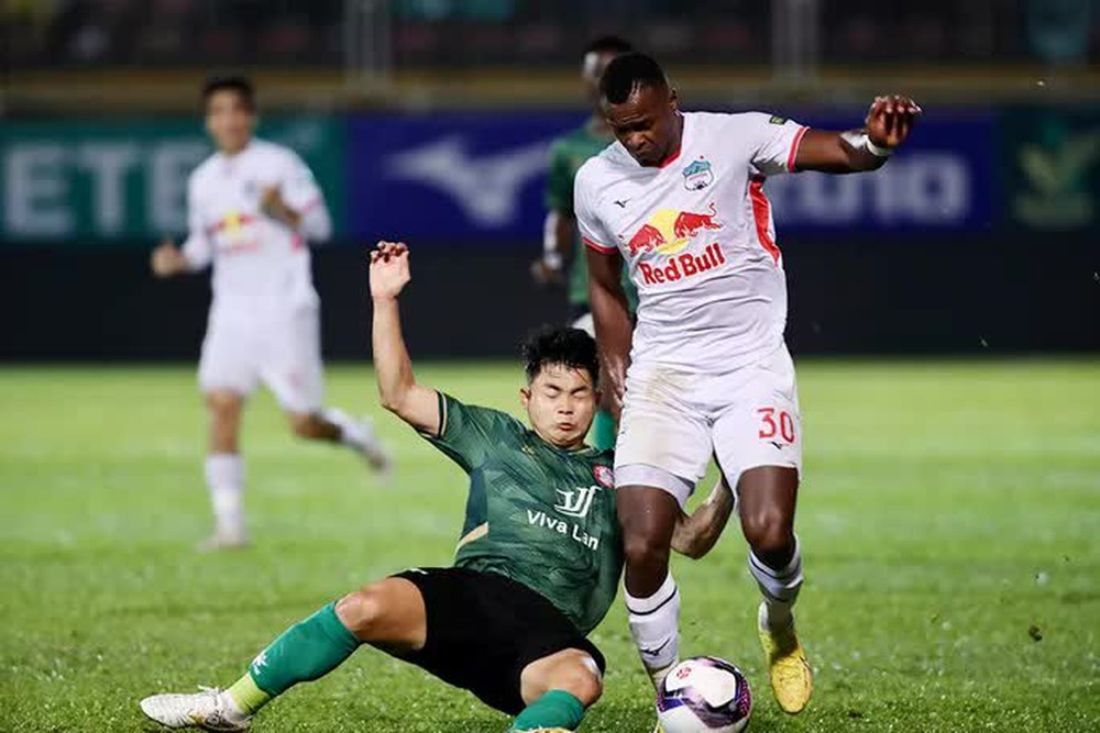 Trước vòng 19 V-League 2022: Hoàng Anh Gia Lai khó lọt Top 3 - Ảnh 3.