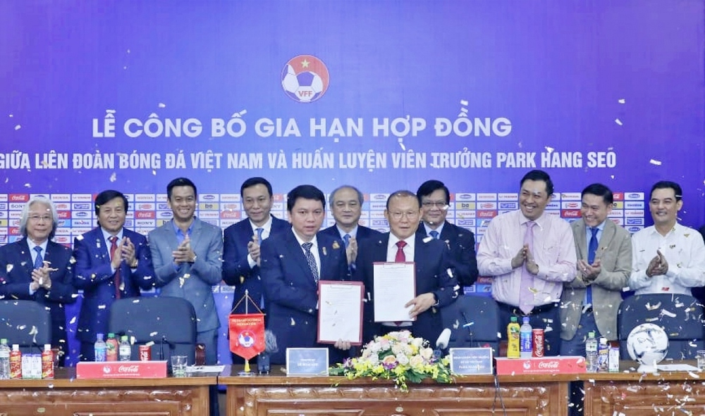 VFF gia hạn hợp đồng với HLV Park Hang Seo: Chìa khóa là AFF Cup 2022? - Ảnh 1.