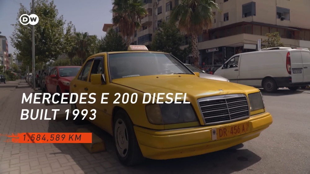 Mercedes-Benz E-Class chạy taxi gần 1,6 triệu km: Động cơ vẫn nguyên bản, ‘cả đời’ sửa 1 lần - Ảnh 1.