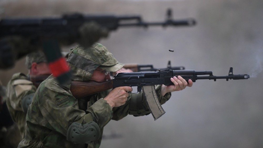 Xả súng hàng loạt tại trường bắn Nga gần Ukraine, 11 người chết, 15 bị thương - Ảnh 1.