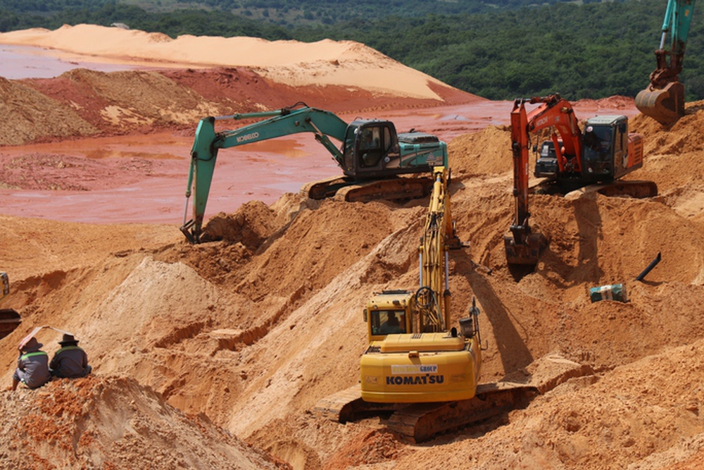 Tìm thấy thi thể công nhân thứ hai trong vụ sập mỏ titan ở Bình Thuận