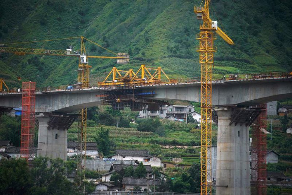 Các địa phương ở Trung Quốc đối mặt thâm hụt ngân sách khủng - Ảnh 2.