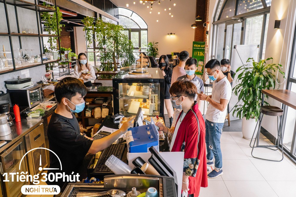 Bên trong công ty cực xịn tại Hà Nội phục vụ cơm trưa cho nhân viên qua công nghệ