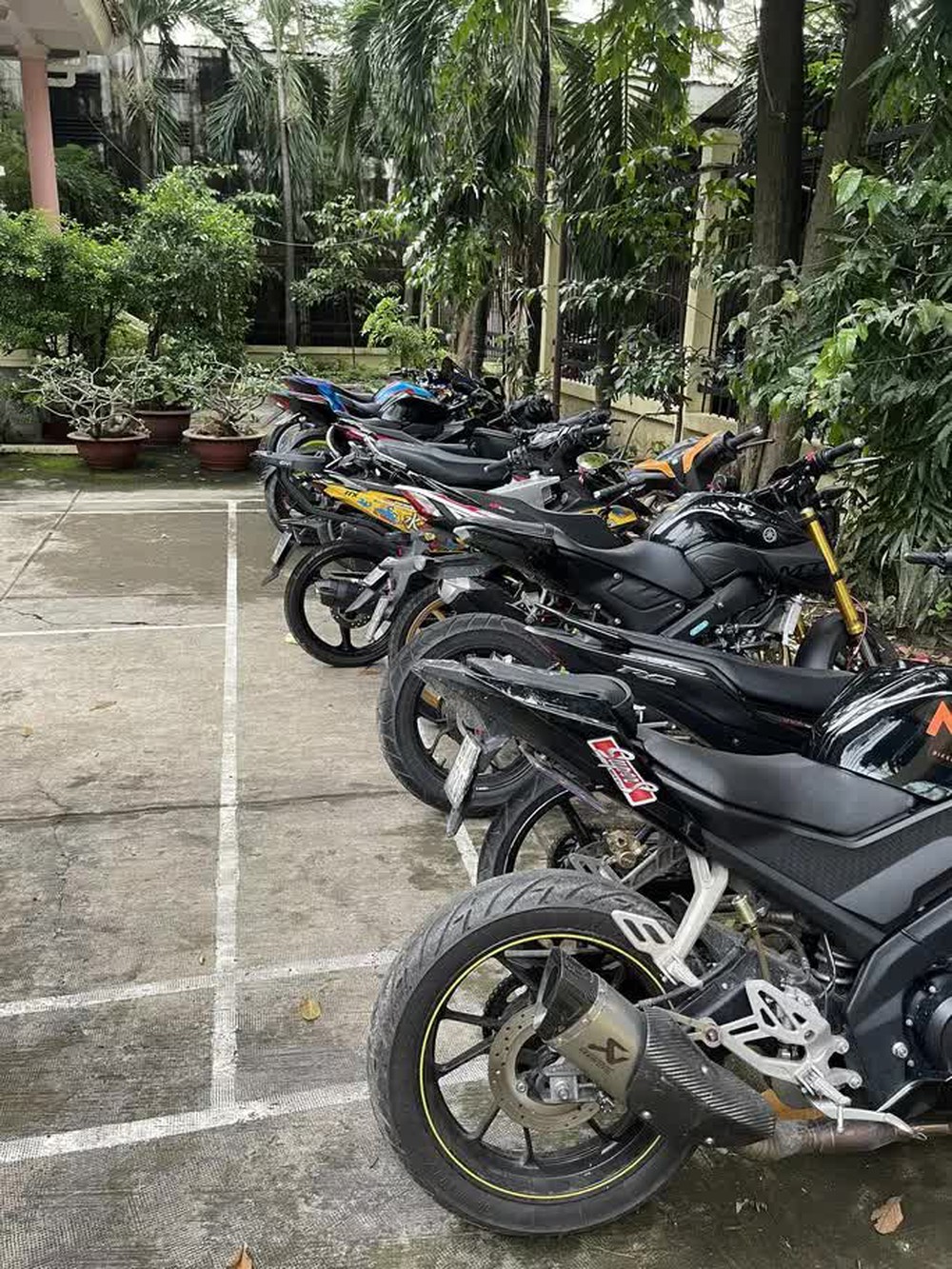 TP HCM: Công an đưa nhóm Anh Em Team Đ.L về trụ sở