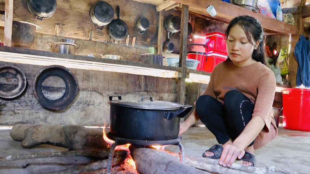 Cô bé người Rục với ước mơ trở thành cô giáo bản làng - Ảnh 4.