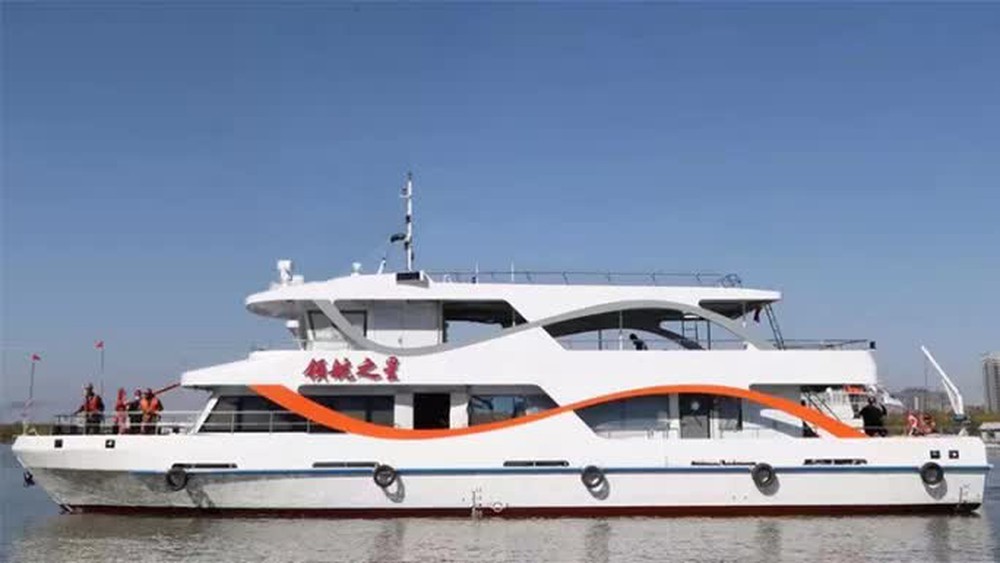 Trung Quốc vận hành du thuyền điện đầu tiên ở vùng lạnh