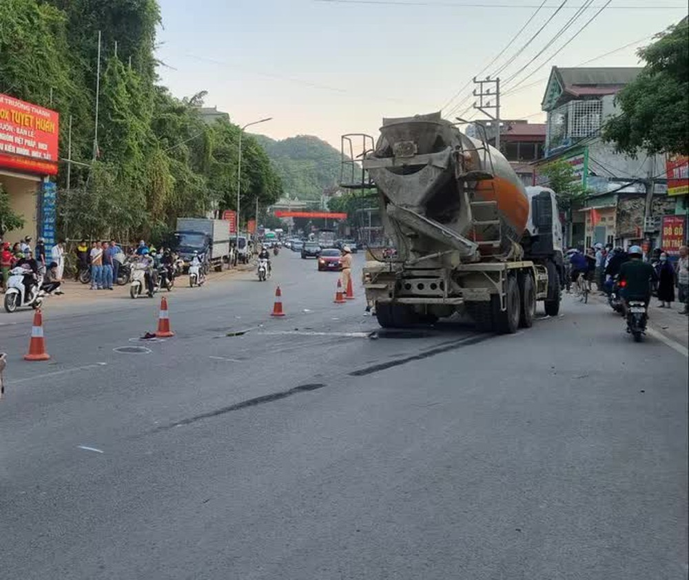 Va chạm xe bồn, 2 người đi xe máy SH tử vong tại chỗ