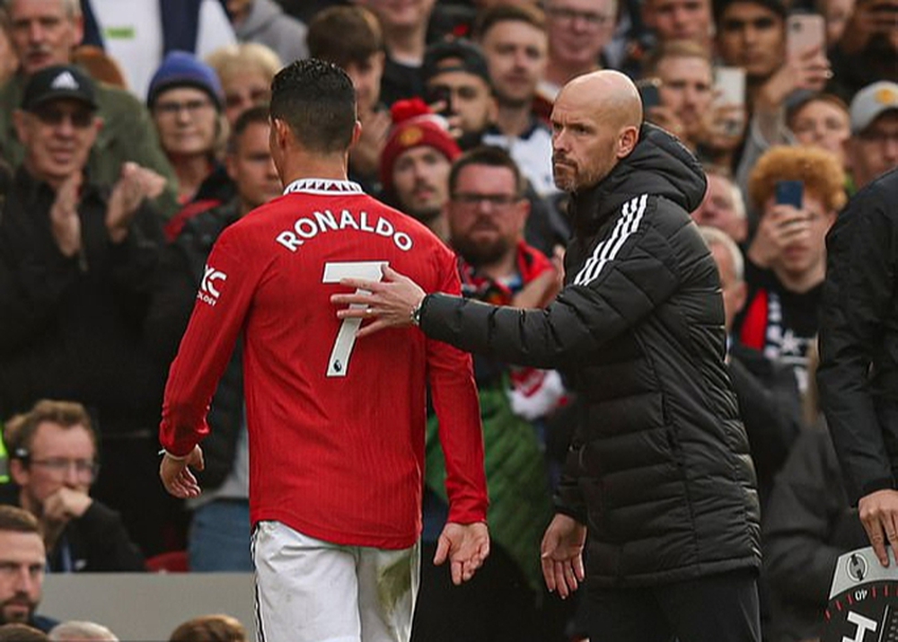 Chelsea sẵn sàng chìa tay cứu vớt Ronaldo