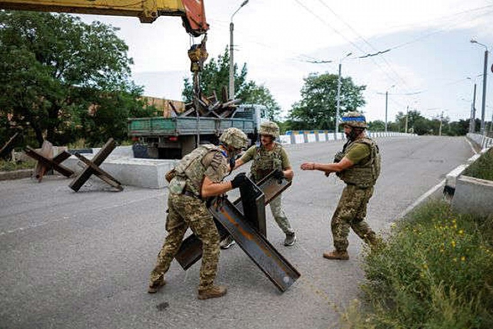 Mỹ, Pháp và Anh ra tuyên bố chung về Ukraine - Ảnh 1.