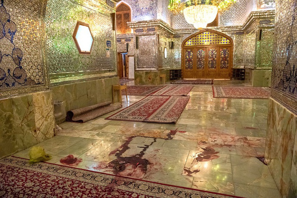 Xả súng tại đền thờ ở Iran, tiếng kêu cứu thảm thiết