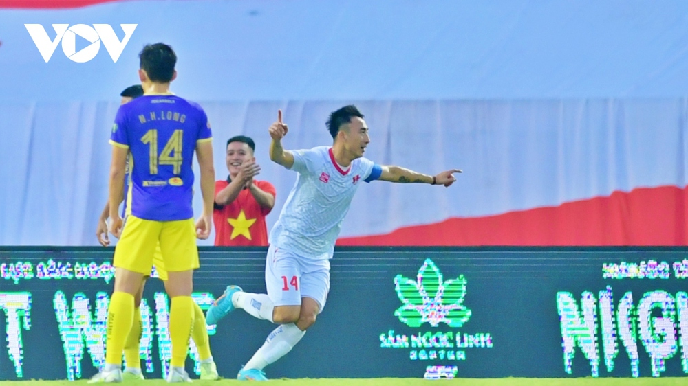 Những cầu thủ bị treo giò vòng 22 V-League 2022: Hải Phòng “méo mặt” - Ảnh 1.