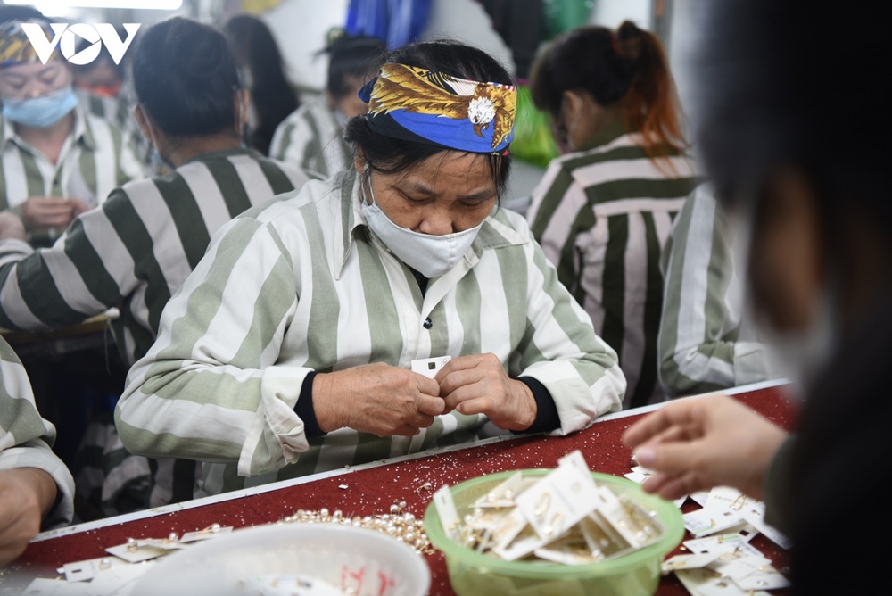 Cận cảnh một ngày lao động của hơn 600 nữ phạm nhân Trại giam Ngọc Lý - Ảnh 7.