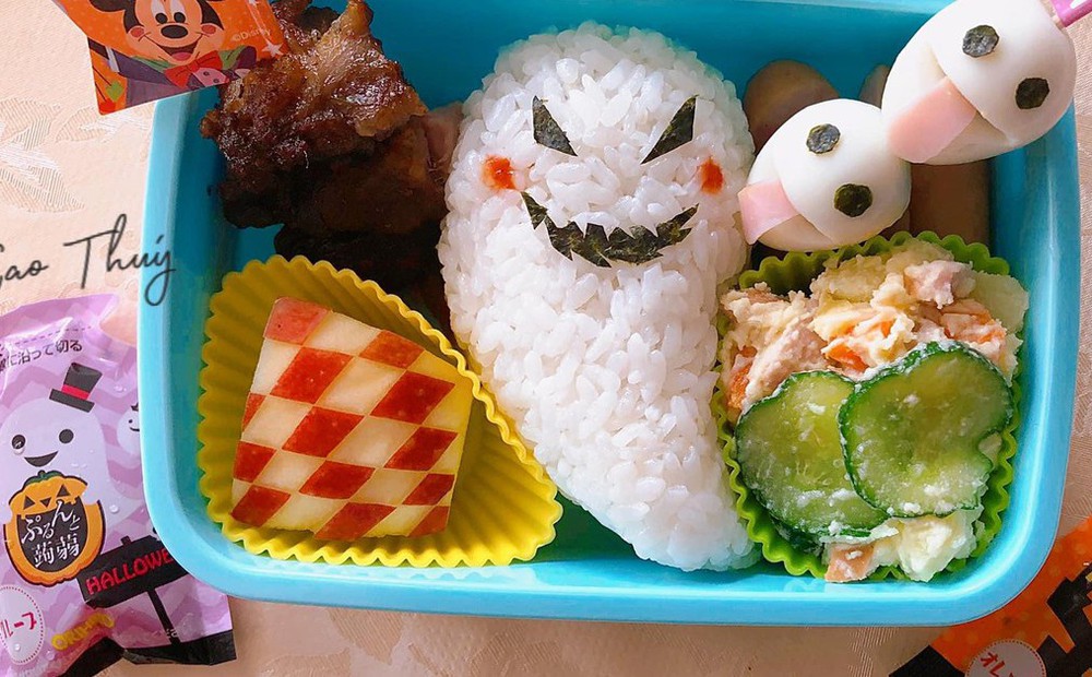Học mẹ đảm làm cơm bento 'vui nhộn' mùa Halloween cho con