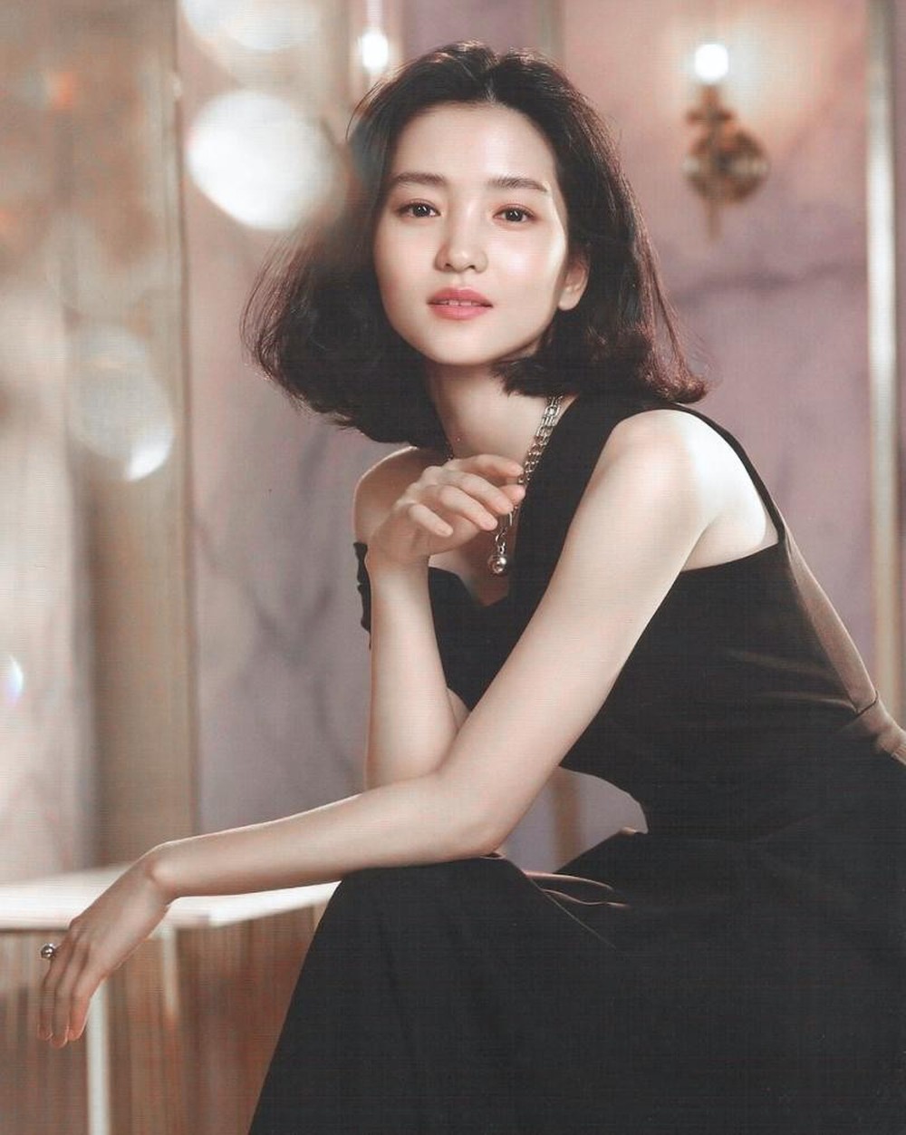 Nữ diễn viên vướng nghi vấn đang yêu Song Joong Ki - Ảnh 19.