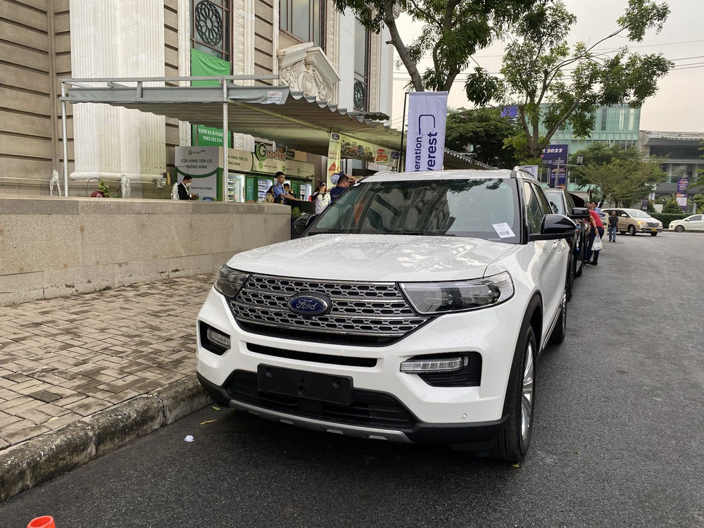 VinFast, Ford đua nhau hút khách ngay cạnh Triển lãm ô tô Việt Nam 2022 - Ảnh 18.