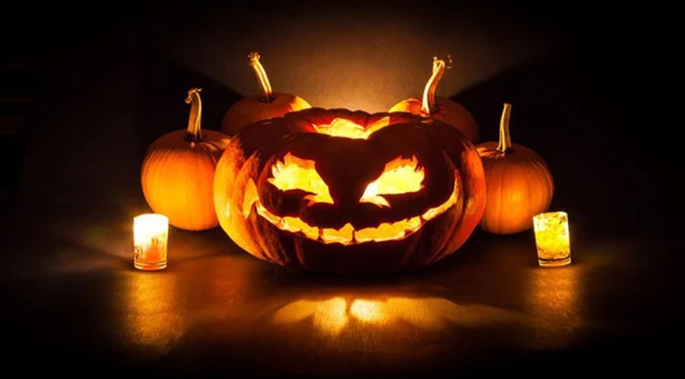 Vì sao lễ hội Halloween gắn với hình ảnh quả bí ngô? - Ảnh 1.