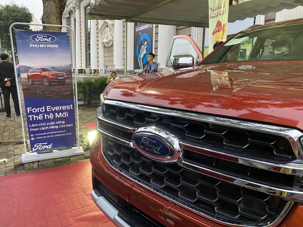 VinFast, Ford đua nhau hút khách ngay cạnh Triển lãm ô tô Việt Nam 2022 - Ảnh 17.