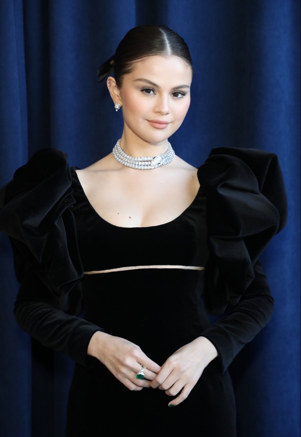 Selena Gomez có bí quyết riêng để mặc đẹp và sang bất chấp cân nặng thay đổi - Ảnh 9.