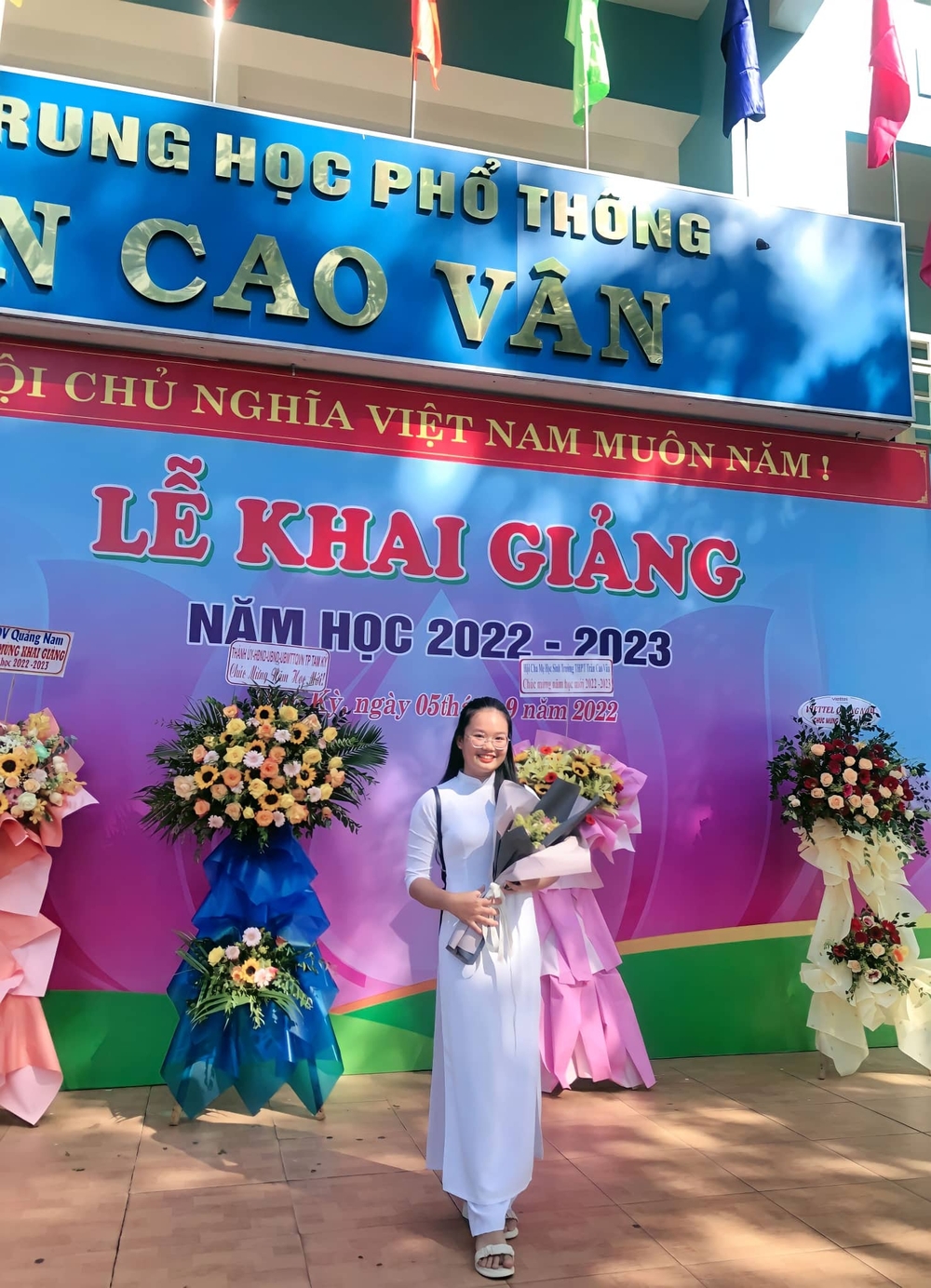 Nữ sinh Quảng Nam chia sẻ bí quyết đỗ học bổng 4 trường THPT tại Mỹ - Ảnh 2.