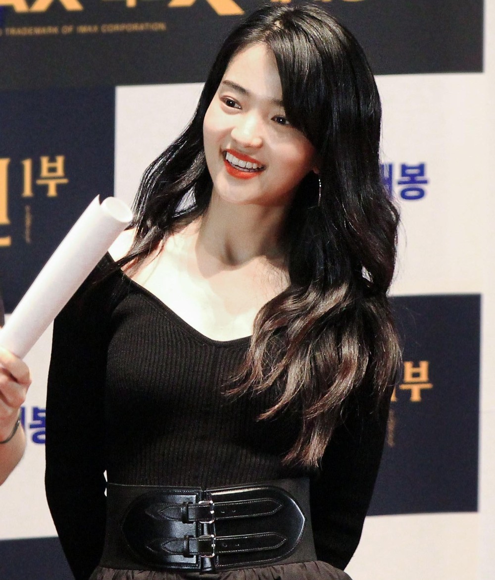 Nữ diễn viên vướng nghi vấn đang yêu Song Joong Ki - Ảnh 12.