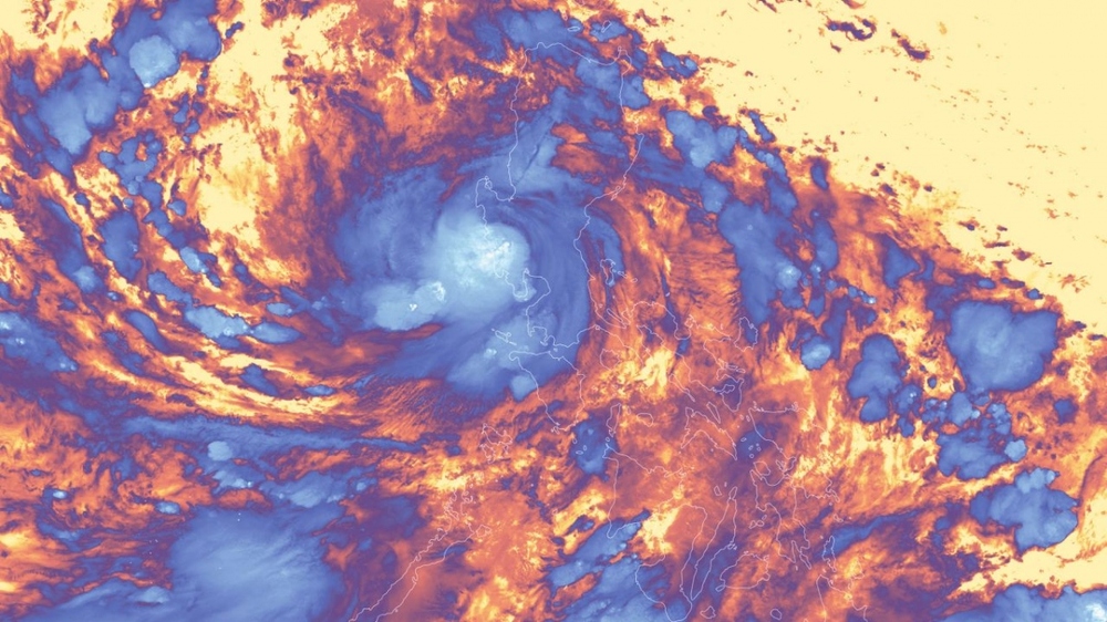 Noru thành siêu bão trong 6 giờ - Thời tiết cực đoan ngày càng khó dự đoán - Ảnh 1.