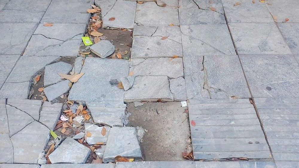 Đá lát vỉa hè tuổi thọ 70 năm vỡ nát sau thời gian ngắn sử dụng - Ảnh 11. Đá lát vỉa hè tuổi thọ 70 năm vỡ nát sau thời gian ngắn sử dụng - Ảnh 11.