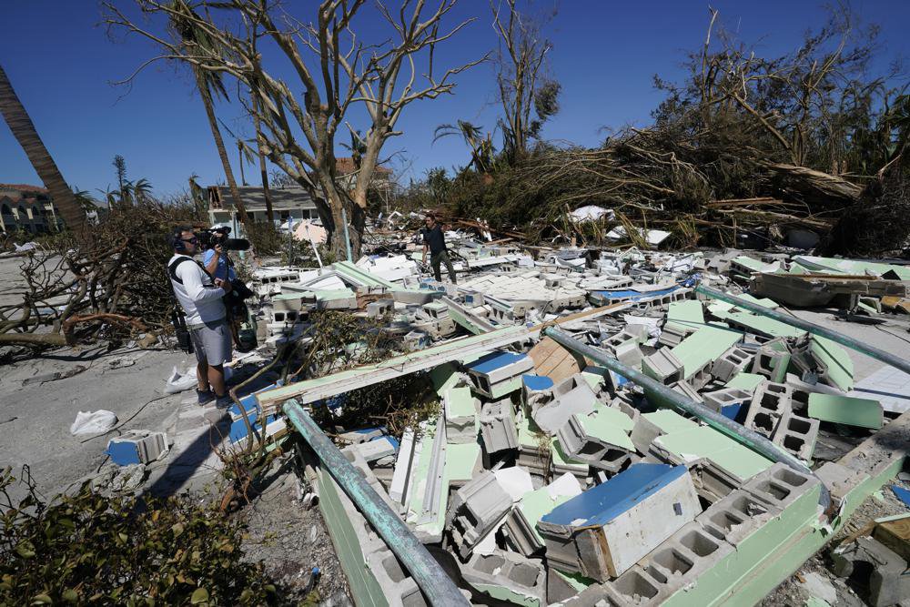 Bão Ian - cơn bão đắt đỏ nhất lịch sử Florida: Hất tung bến tàu, xé toạc thành phố - Ảnh 1.