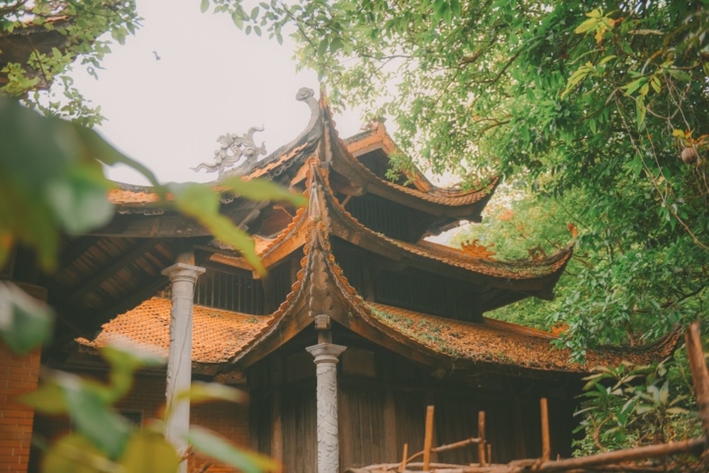 Vẻ thoát tục của ngôi cổ tự ẩn trên núi cao ở Quảng Ninh ít người biết - Ảnh 3.
