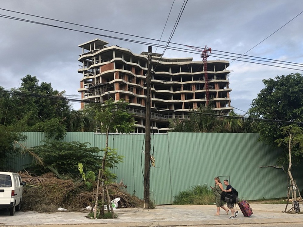 NÓNG: Chủ của 56/79 căn biệt thự vô chủ ở Phú Quốc lộ diện