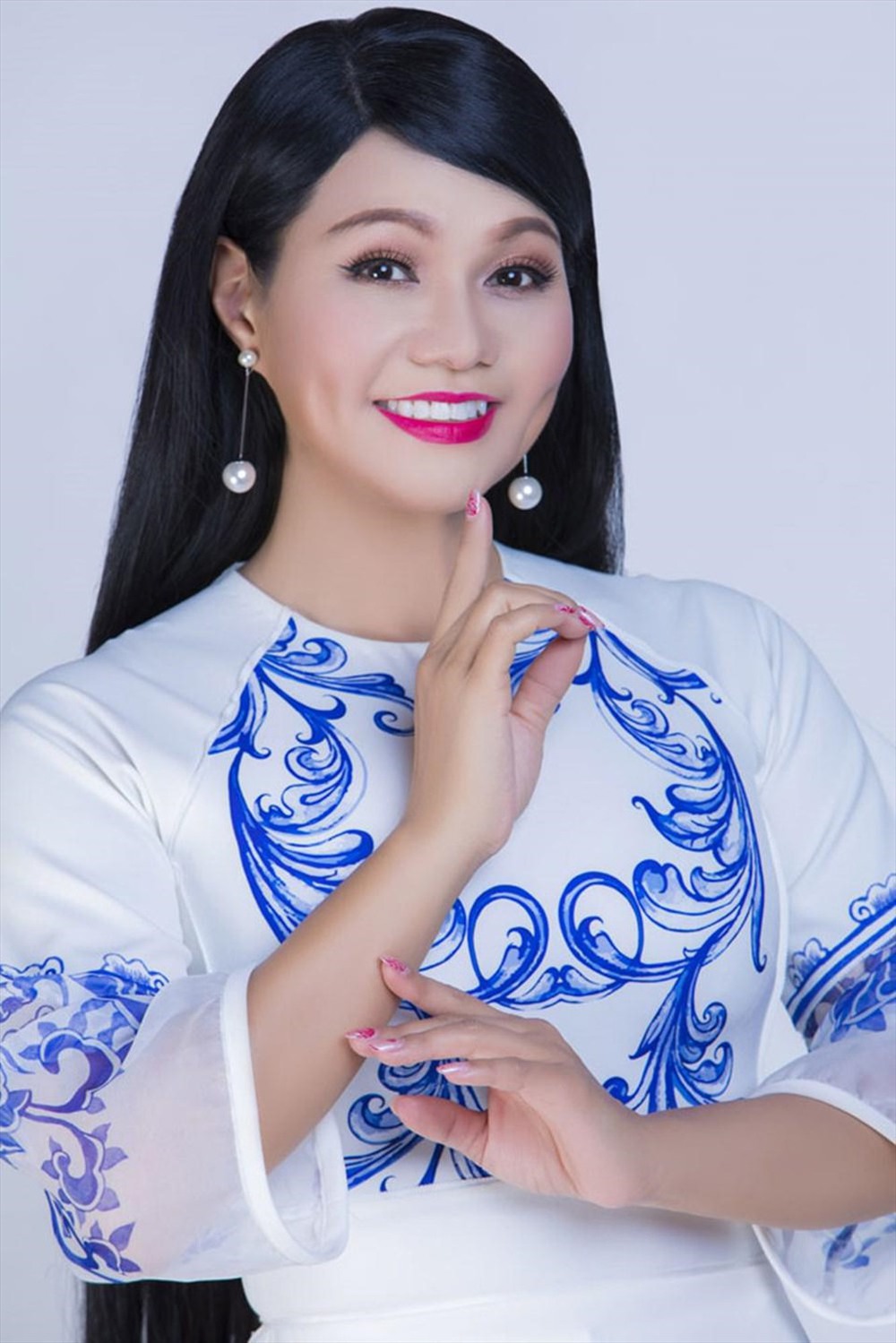 Lỡ hẹn show ca nhạc từ thiện ở Việt Nam, Mạnh Quỳnh ủng hộ “nóng” 100 triệu - Ảnh 1.