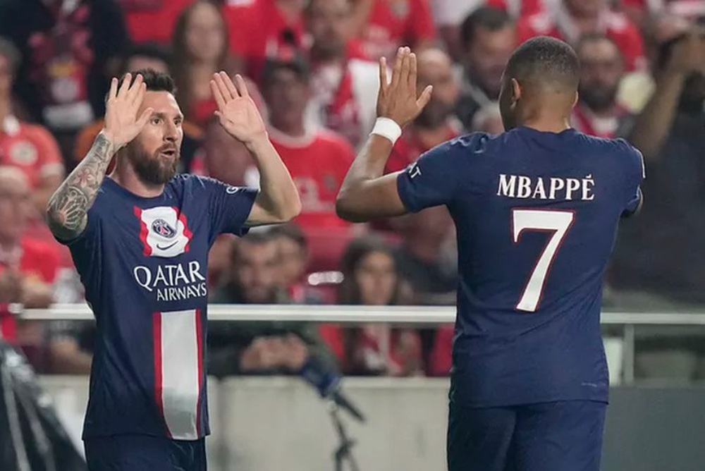 Diện mạo trái ngược của Messi và Mbappe