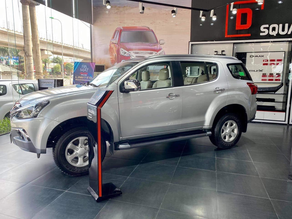 Đại lý xả kho Isuzu mu-X đời cũ giá từ 760 triệu đồng - SUV cỡ D rẻ nhất Việt Nam - Ảnh 4.