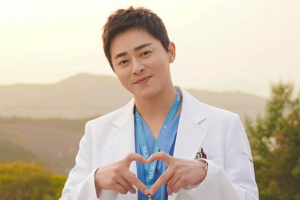 Chuyện tình ngọt ngào của tài tử Jo Jung Suk và nữ hoàng nhạc phim Gummy - Ảnh 2.