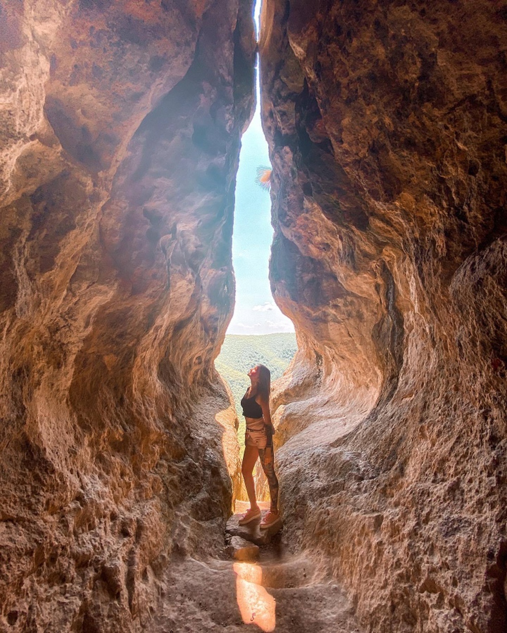 Khám phá vẻ đẹp bên trong hang động độc lạ do con người tạo ra từ 3000 năm trước - Ảnh 5.