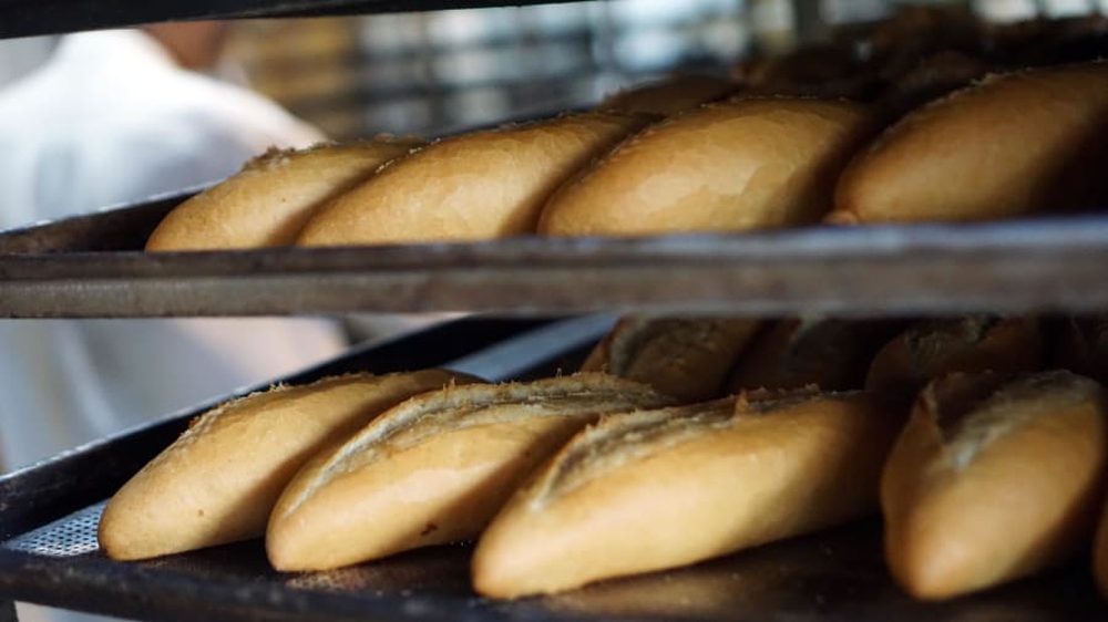 CNN săn lùng chiếc bánh mì ngon nhất Việt Nam: Người Việt đã từng ăn thử chưa? - Ảnh 7.