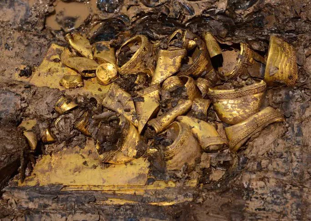 Choáng với mộ phần 20.000 bảo vật, đầy vàng của Hoàng đế bị lưu đày - Ảnh 1.